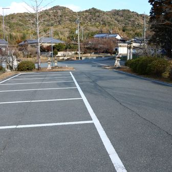 駐車場は17台分の枠がありました