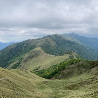 三嶺〜西熊山が観えます