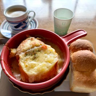 標高2,300m超の日本一高いところにあるパン屋さん横手山ヒュッテのパングラタン