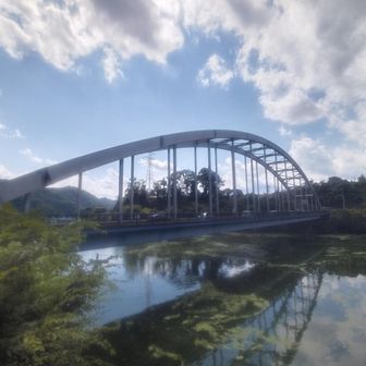 暑さにやられ相模湖でリタイア。相模湖駅に向かう。
