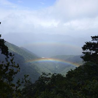 山で見る虹は綺麗です🌈