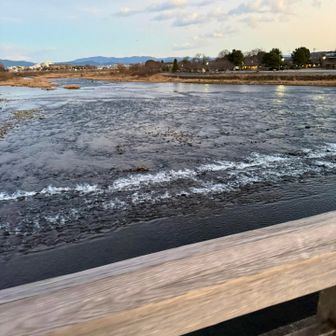 渡月橋まできました♪
もう暗くなってきてます。