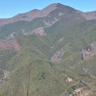 反対側は御前山、大岳山などズラリと大きい