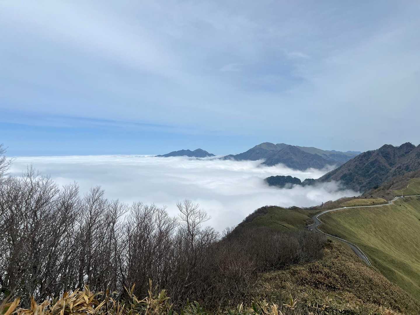 振り返るとどこまでも広がる天然の大浴場。