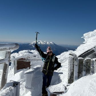 ピッケル⛏️と⛩️と御嶽山