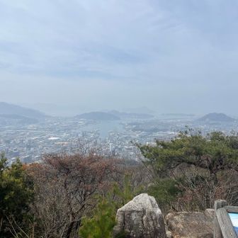 さんちょ　　春霞が　結構だ事！

って言ってるのに

『えっ、春休み？』  だって🤣

は、る、が、す、み！　　です！