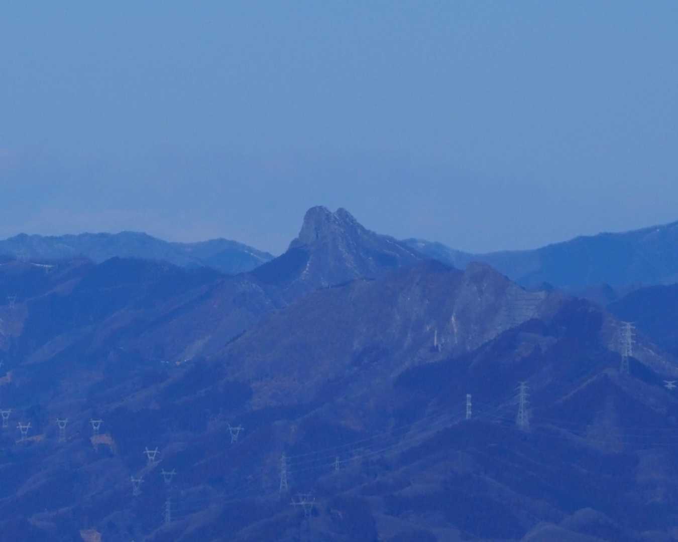 その二子山アップ📷ほぼ垂直ですやん😖なんなら反ってません❓でも、いつかはチャレンジしたいな😤