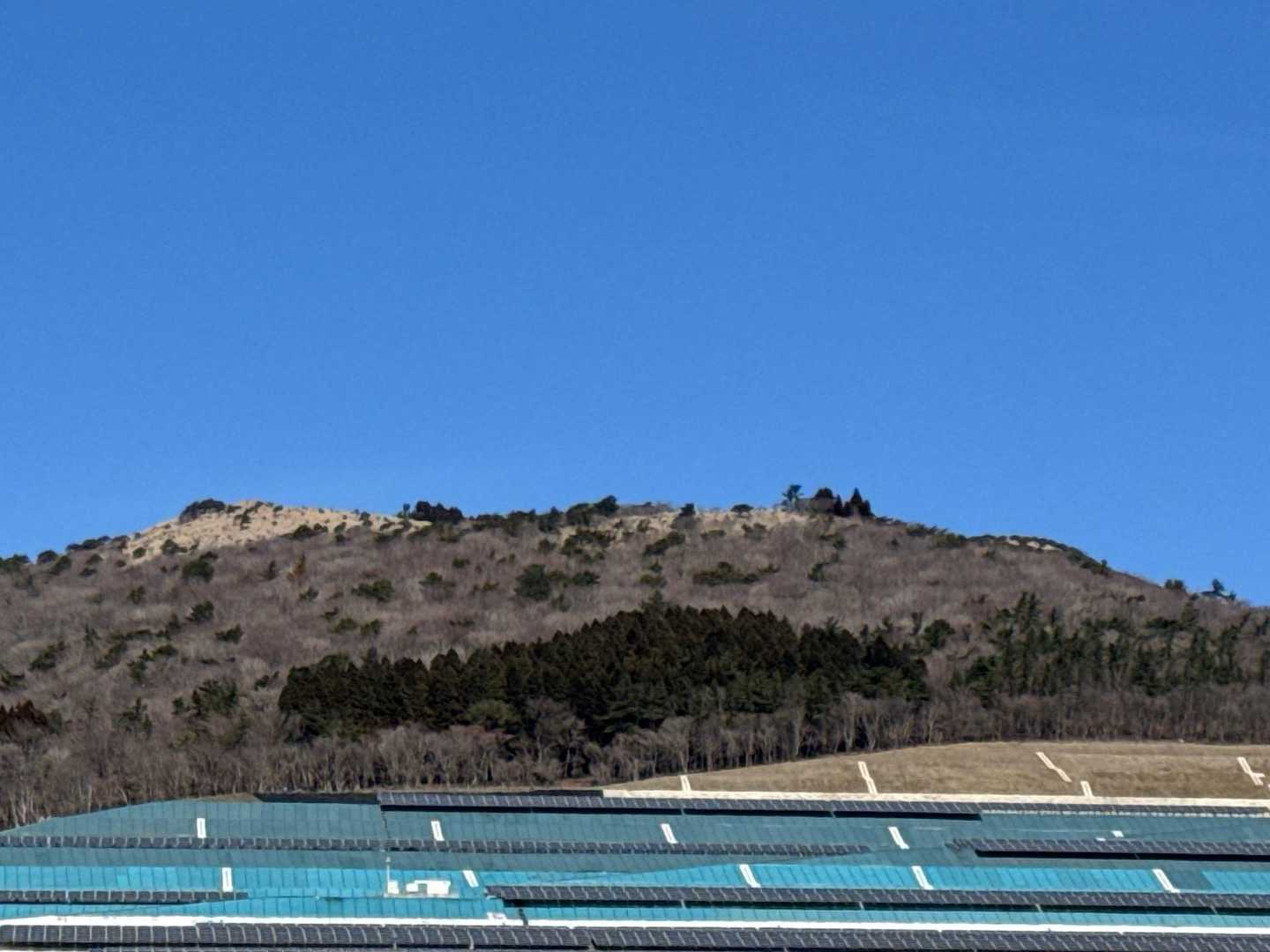 一番右端のちょこっと頭が見えるのが福万山😊
