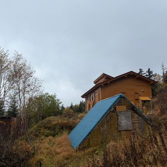 結局、椹島からほぼ
ノンストップの無心で
千枚小屋到着😩