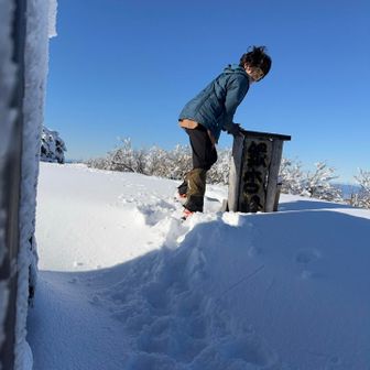 山頂標識
5秒タイマー急いで走ったけど間に合わなかった😅