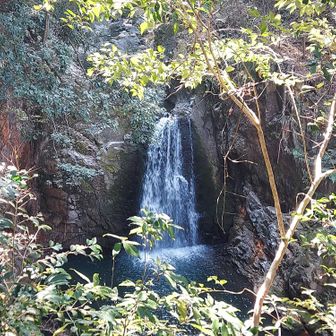 槇尾山（槙尾山）・和泉葛城山・神於山 雨降りの滝