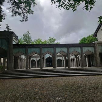 角館町平福記念美術館
ひらふく記念美術館と読むらしい。日本画家の平福すいあん・ひゃくすい父子に関係するみたい。今日は休館日