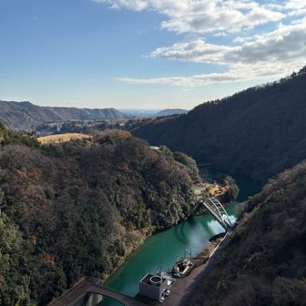 ダムの下流側はこんな感じ