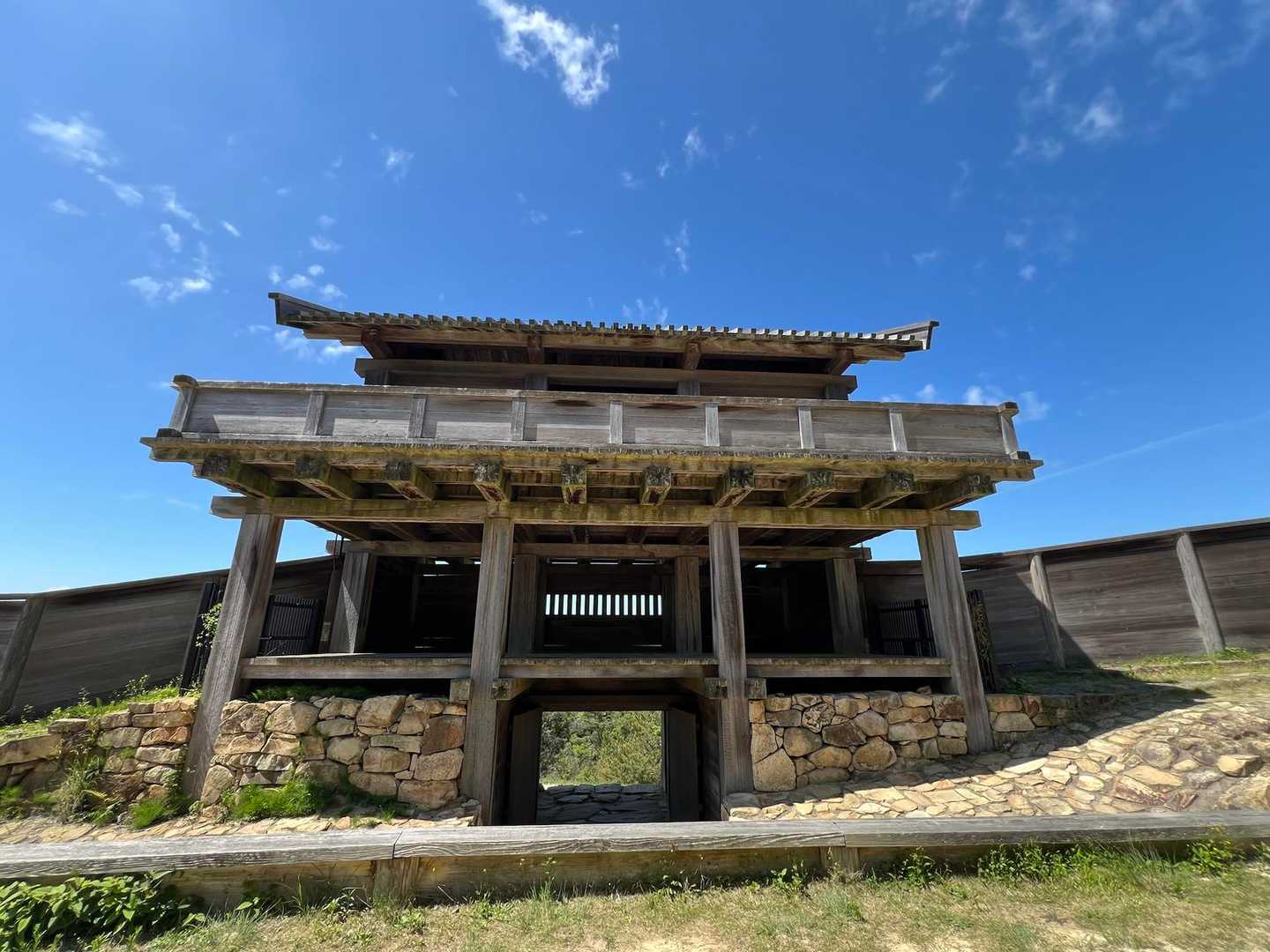 西門、内側（北側）から
立派！
