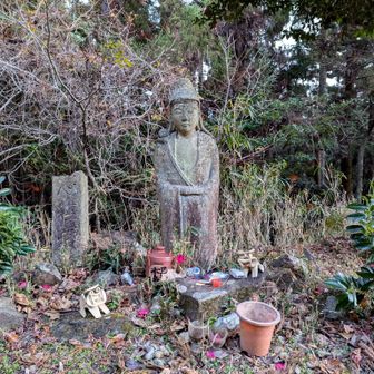 山頂近くの仏像