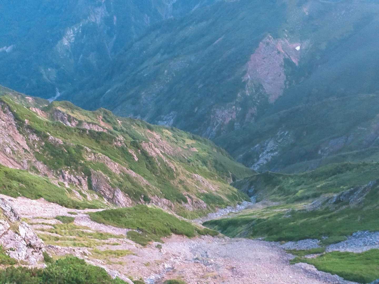 地蔵の頭-小遠見山-中遠見山-大遠見山-西遠見山-白岳-五 縦走コースの写真