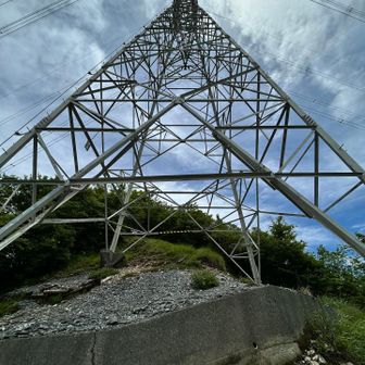 鉄塔が多くある山でした
