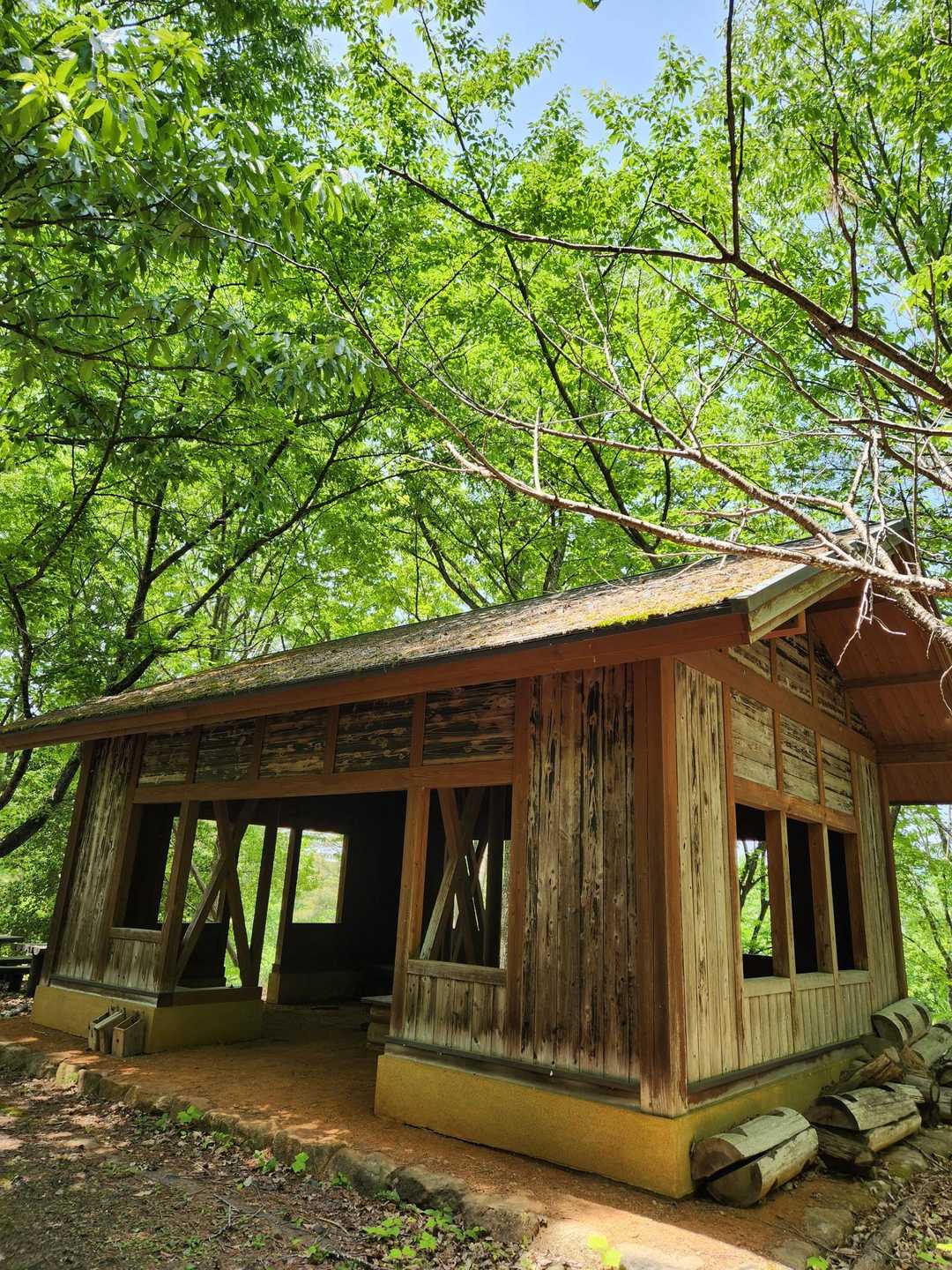 まもなく東屋