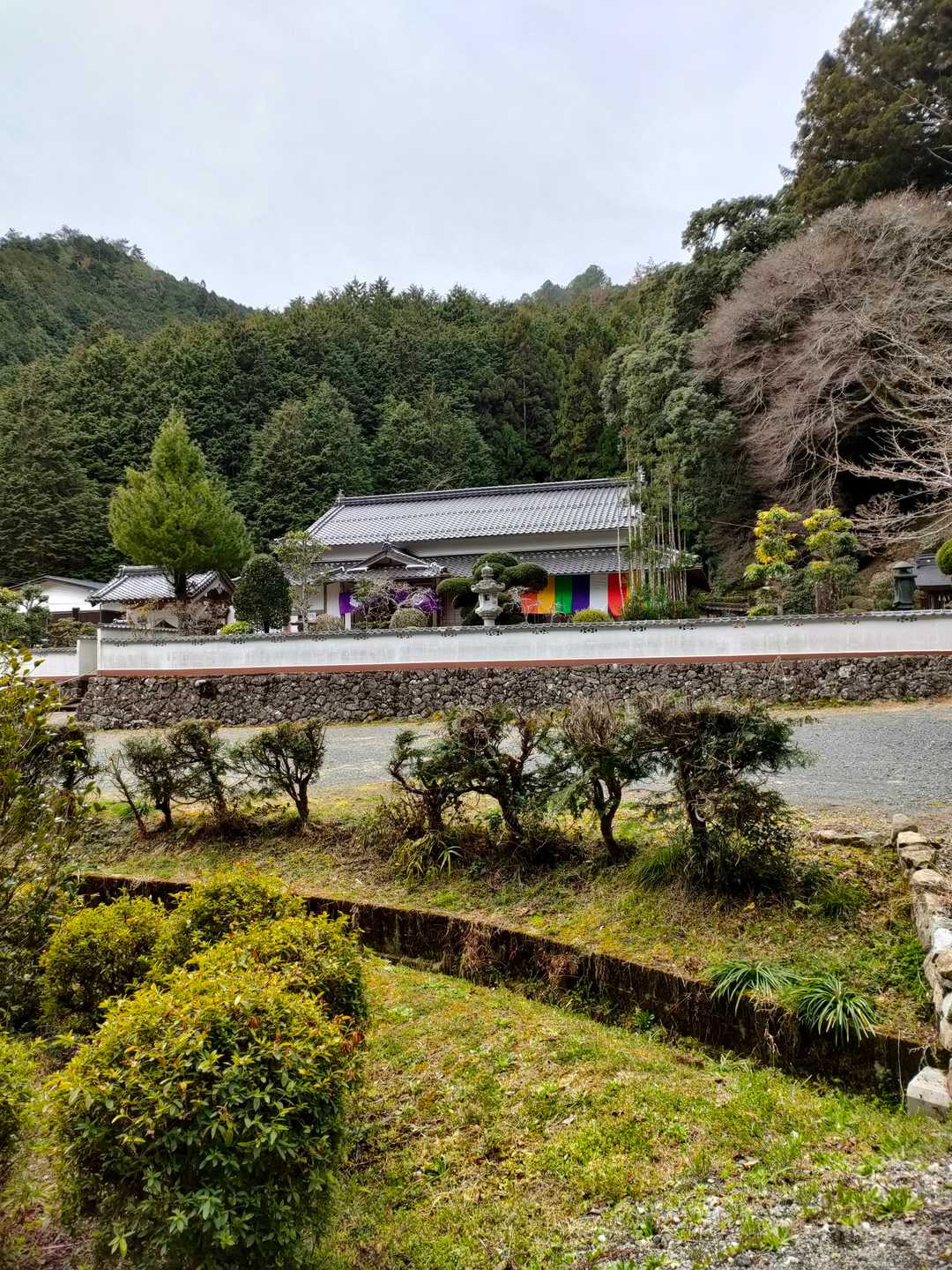 大乗寺まで下りてきました。