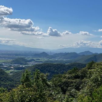 南西側は、金華山や伊吹山☁️