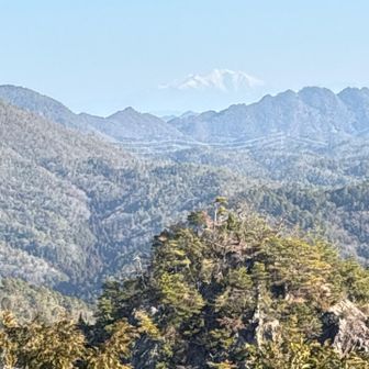 御嶽山も霞んでる😅