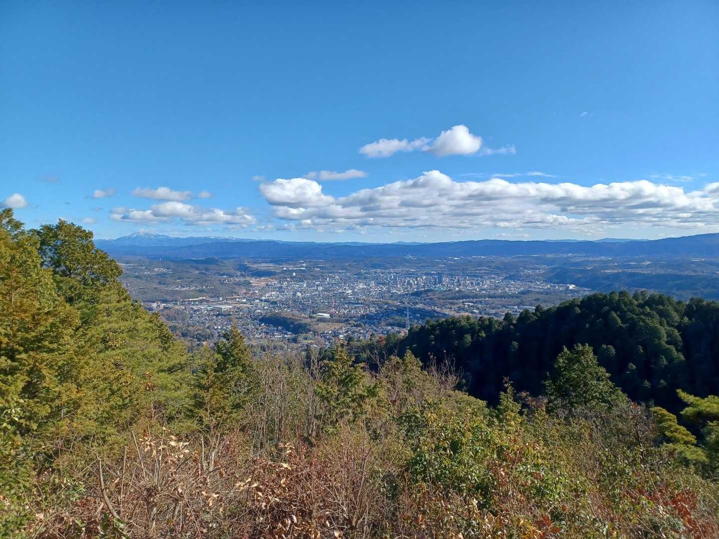 反射板より
左に見えるのは恵那山？
