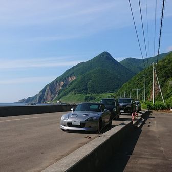 下山後も海側の護岸に座って、しばらく天狗岳方面の景色を眺めておりました。