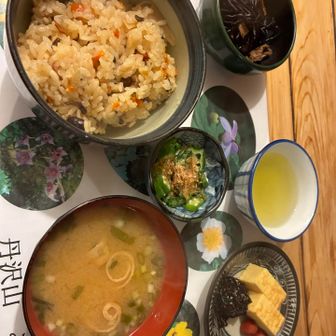 朝御飯
みやま山荘名物、これ好きなんです😋