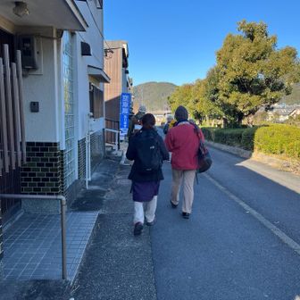 　髭茶屋追分に向かいます。