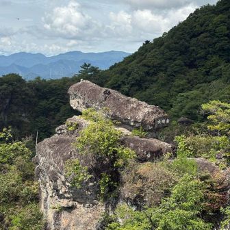 大砲岩