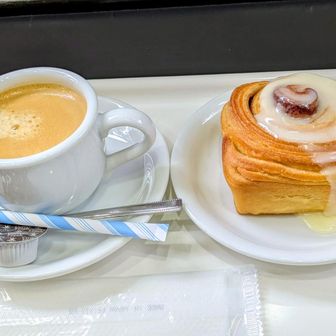 あべの日本一が閉まっていたのでiセンターでシナモンロールセット