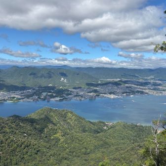 反対側には広島の街
