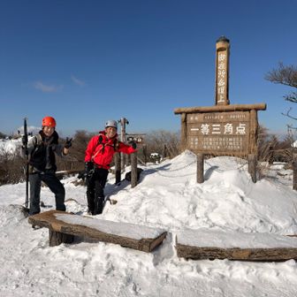 山頂でしんじさんに撮ってもらう
53回目の御在所岳（山）
