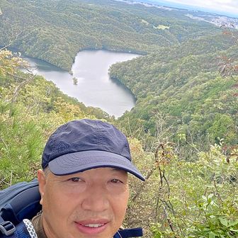こちらは大岩岳ではなく東大岩岳から見える景色です。

その地形からハートの形に見えるダム湖はラブスポット 