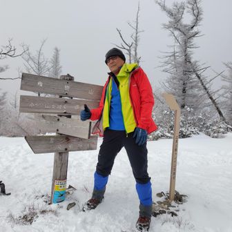 権現山 頂き増した▲

一人信号機やないか〜🚥