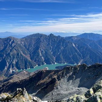 黒部湖と後立山連峰