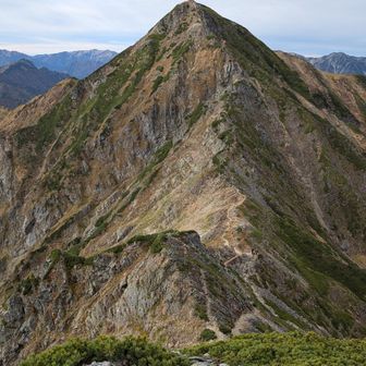 北峰からの南峰