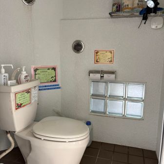 展望台下に綺麗なトイレあります🚾