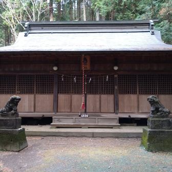 階段登った先に三内神社