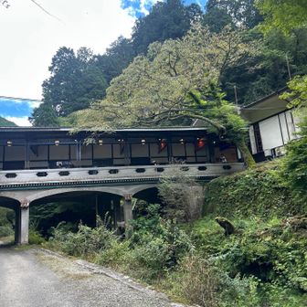 ケーブルカーとの連絡橋