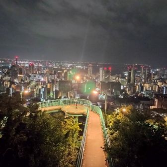 行きたかったところです
ちなみに昨日の20時頃にも来ましたが、カップルだらけでソロの野郎は当然ながら浮きまくりでした