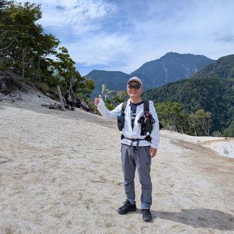 今度は甲斐駒ヶ岳をバック
記念撮影して頂きありがとうございました！