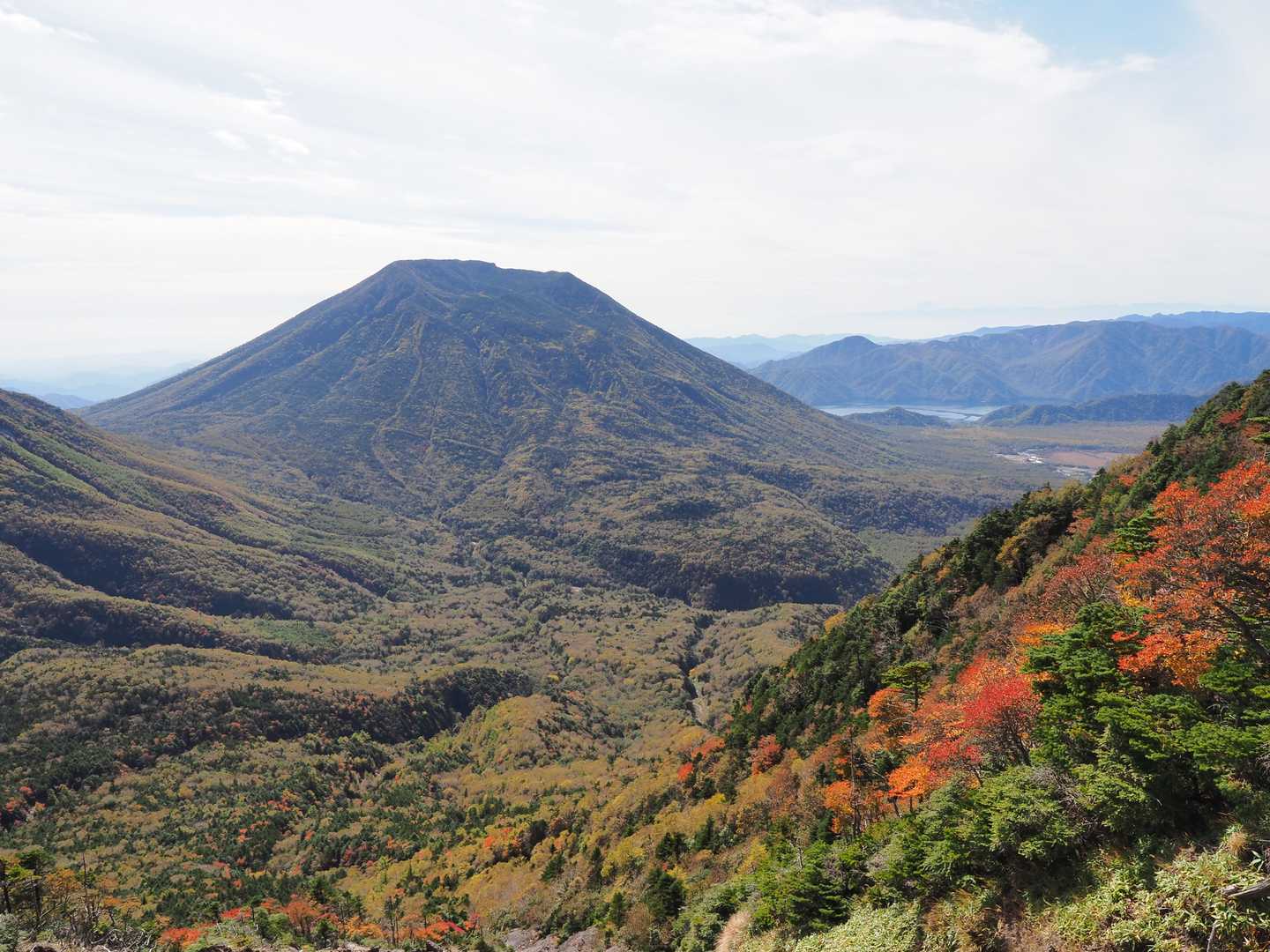足を滑らせる事なく無事に通過して見えたのは紅葉でした🍁