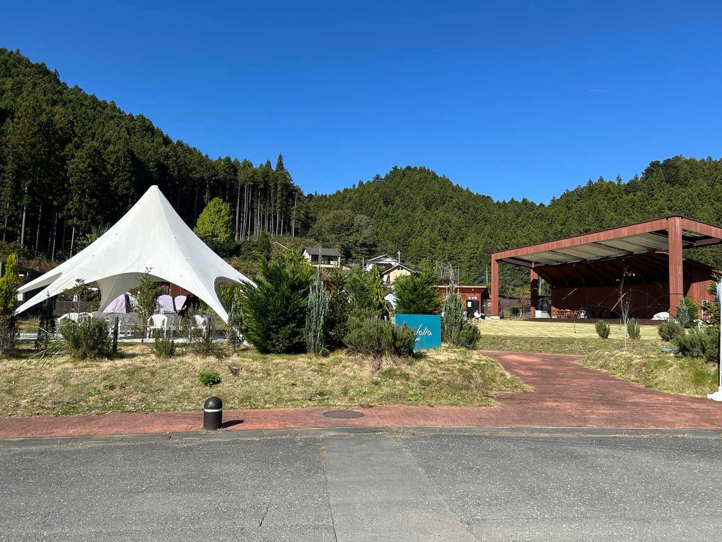 ノーラ名栗。ヨガやってました🧘‍♀️
