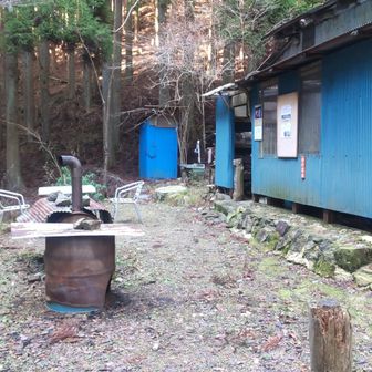 谷山林道から龍の小屋を経由して竜ヶ岳へ。