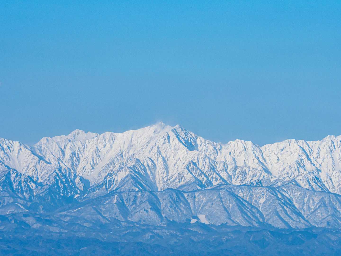 鹿島槍ヶ岳🏔️
左奥には剱岳🏔️