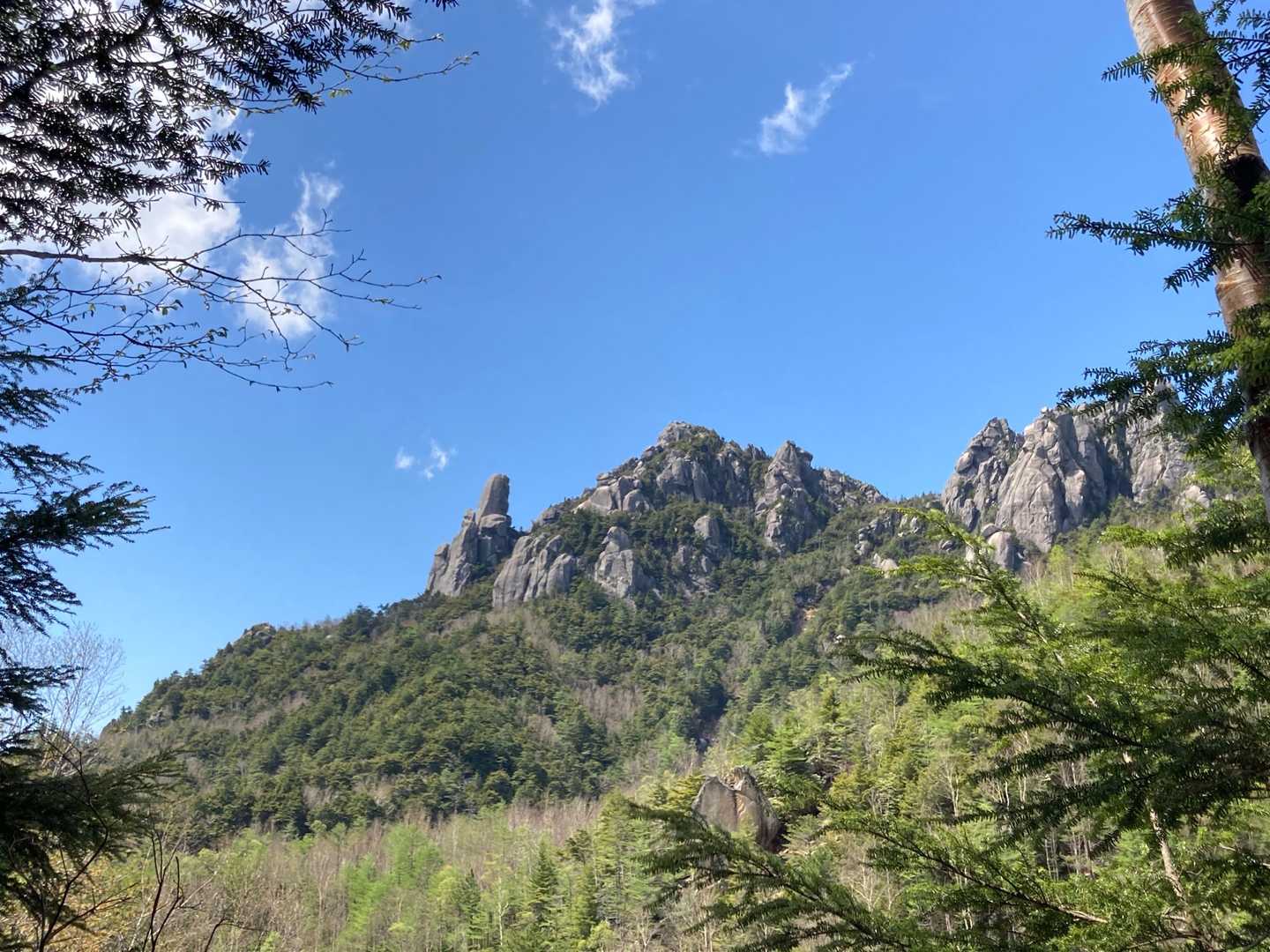 瑞牆山⛰青空に映える〜✨