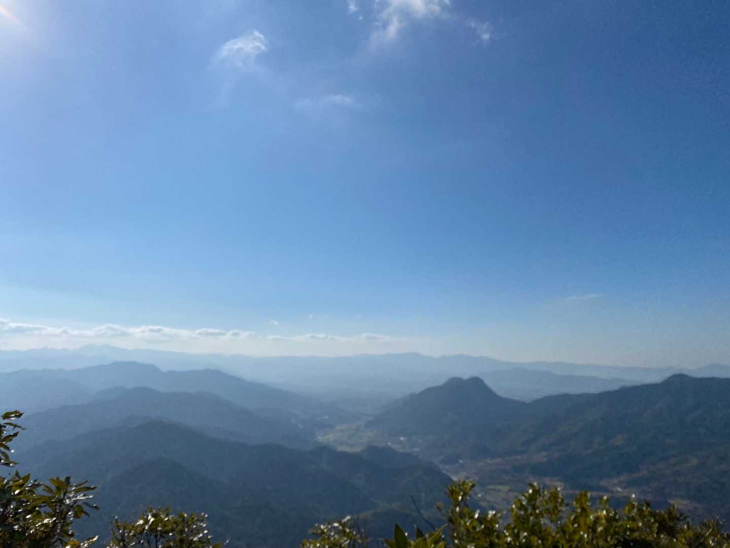 英彦山〜香春岳〜牛斬山。さぁ。下山しよう。