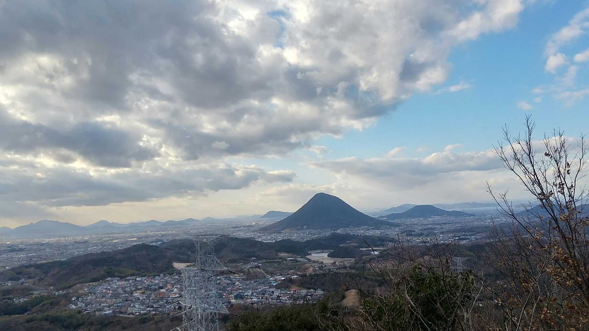 飯野山。