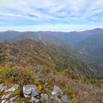 三嶺〜剣山への稜線
縦走したいなぁ🤭